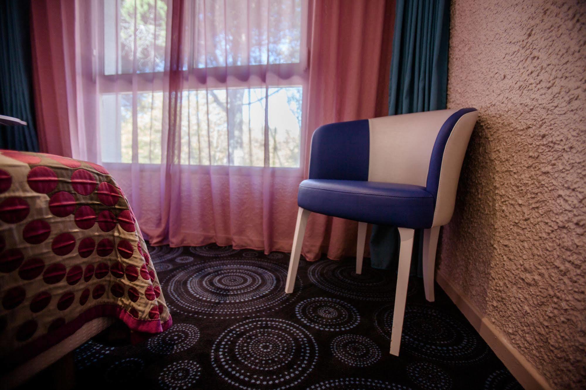 Hotel Europe Ла-Гранд-Мот Экстерьер фото